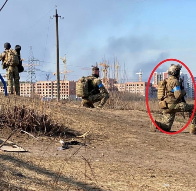 우크라이나 현지에서 임무 수행 중인 이근 전 대위로 추정되는 인물. 유튜브 캡처 