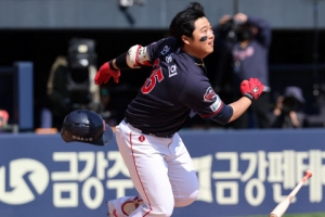 한동희·반즈 투타 상위권 점령…‘봄데’ 아닌 ‘진격의 거인’ 변신?