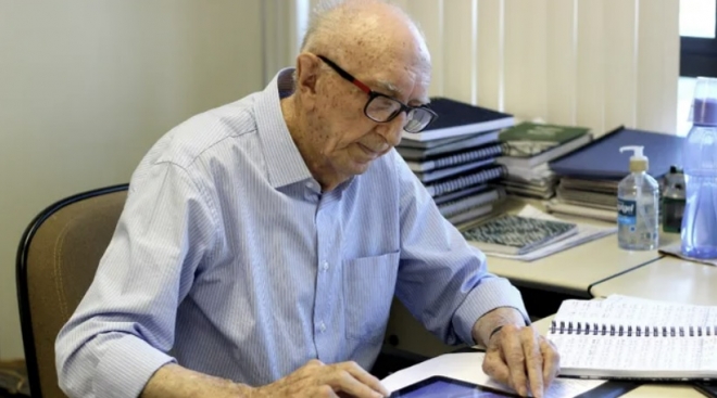 브라질 출신의 월터 오르트만은 100세가 될때까지 84년 9일간 섬유회사서 일해 기네스 세계기록에 올랐다. USA투데이 캡처