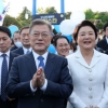 떠나는 文 “국민 마음 하나로 모아 달라”