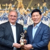 허구연 KBO 총재 세계야구연맹 총재와 유소년야구 협력 논의