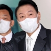 ‘취임 3일차’ 윤 대통령, 9시 10분 출근… 8시 59분 자택 출발