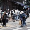 [서울포토] 청와대 시민 개방에 북적이는 삼청동