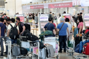 입국 때 신속검사 허용하고 요양병원 접촉 면회 연장