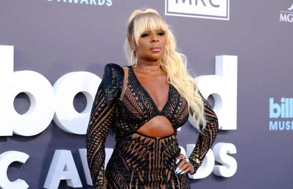 US singer-songwriter Mary J. Blige attends the 2022 Billboard Music Awards at the MGM Grand Garden Arena in Las Vegas, Nevada, May 15, 2022. AFP 연합뉴스