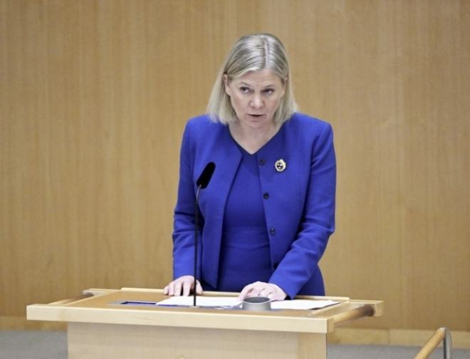 의회에서 발언하는 스웨덴 총리
