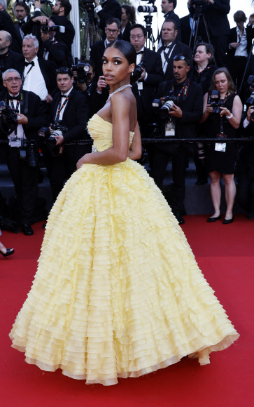 The 75th Cannes Film Festival - Opening ceremony and screening of the film “Coupez” (Final Cut) Out of competition - Red Carpet arrivals - Cannes, France, May 17, 2022. Lori Harvey poses. REUTERS 연합뉴스