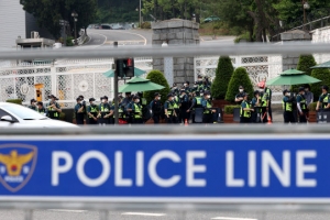 경찰 “용산 집무실 인근 집회 금지 유지…전장연 무리 점거 시 즉시 조치”