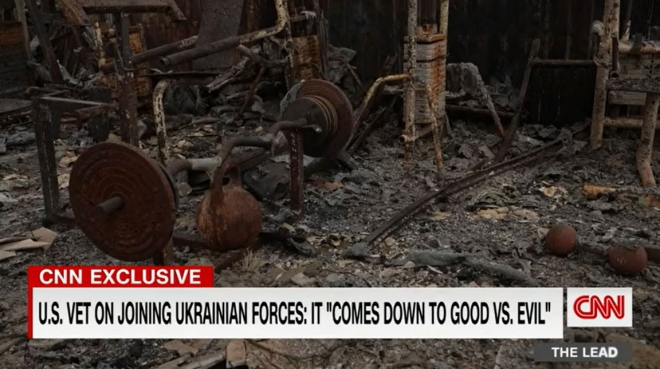 케빈이 머물던 헬스장 건물은 이르핀에서도 가장 외곽의 우크라이나군 주둔지 중 하나였다. 그와 그의 동료들은 이 건물을 ‘지옥에서 온 집’이라고 불렀다. / CNN 방송 캡처