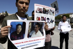 수염 길렀다는 이유만으로 16년형 중국 신장 수용소 탄압…