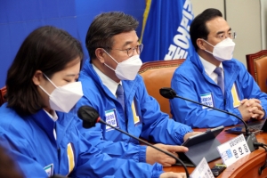 박지현의 “586 용퇴”에 ‘협의 없었다’ 뭉갠 민주당