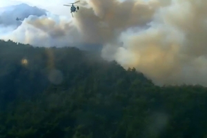 울진 산불 야간대응체계로 전환…헬기 30대 일단 철수