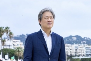 박찬욱 감독, 헤어질 결심’으로 칸영화제 감독상 수상