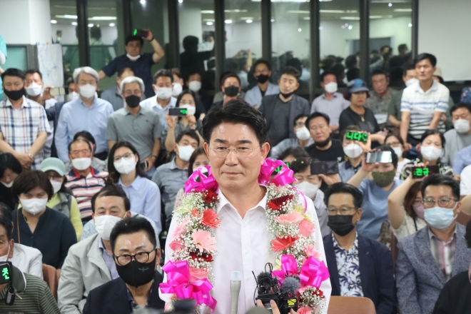 민선 4·5기에 이어 3선 시장에 성공한 무소속의 노관규 순천시장 당선인. 