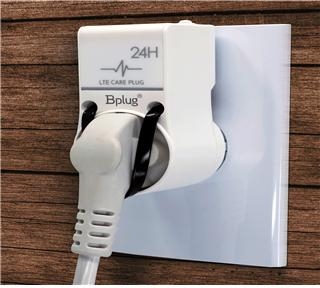 스마트 돌봄 플러그 설치 사진. 동작구 제공.