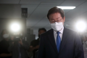 이재명 조카 살인사건 유족 측 “진정성 없는 사과에 분노”…손배소 재판 불참한 李 대리인