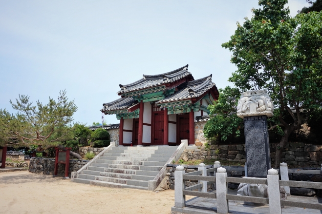 쌍충사. 정운 장군과 손죽도왜변에서 순절한 이대원 장군을 기린다. 사진 서동철 논설위원 