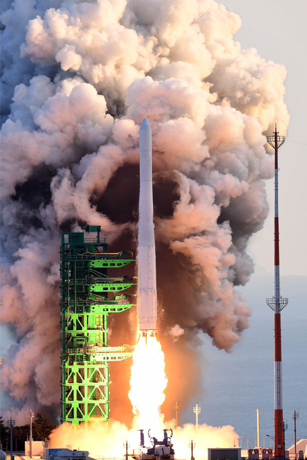 김영록 전남지사는 13일 ‘우주개발진흥법 개정안’의 국무회의 통과를 환영한다고 밝혔다.