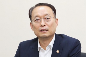 檢 ‘산업부 블랙리스트’ 백운규 영장 청구