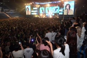 [서울포토] 대한민국 상생 영수증콘서트, YB 무대 즐기는 관객들