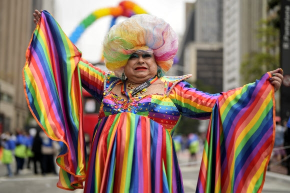 19일(현지시간) 상파울루 시내 중심가인 파울리스타 대로에서 동성애 축제가 열렸다. AP연합뉴스