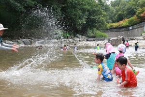 관악산 신림계곡 물놀이장 3년 만에 개장