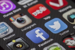 밀레니얼세대 10명 중 8명 SNS 사용으로 1위 차지…헤비유저 비율은 Z세대 최다