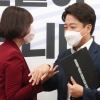 [서울포토] 악수거부하는 이준석대표