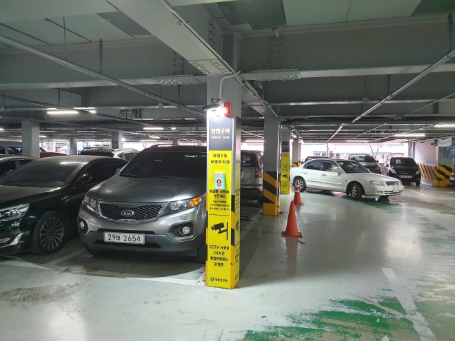 대림2동 무인 공영주차장에 안심벨이 설치된 모습. 영등포구 제공