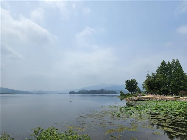 금강산에서 발원한 북한강과 두물머리에서 합쳐진 물은 한강의 본류로 흐른다.