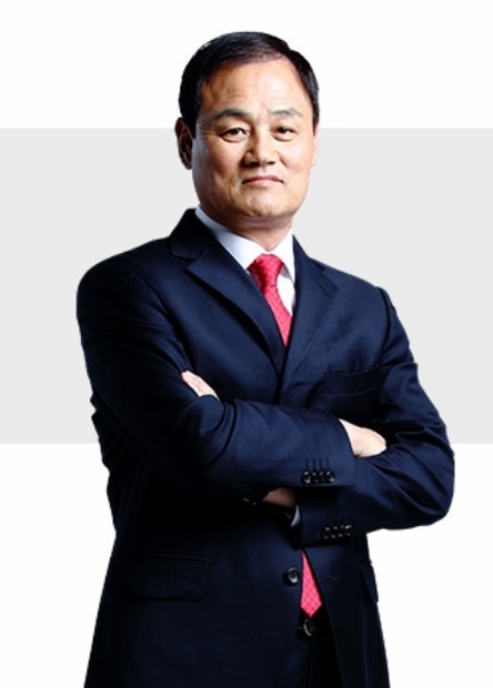 충북청주프로축구단 초대 감독을 맡게 된 최윤겸 한국프로축구연맹 기술위원. 충북청주프로축구단 제공.