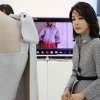[포토] 김건희 여사, 첫 해외 단독 일정…K-패션 전시 관람