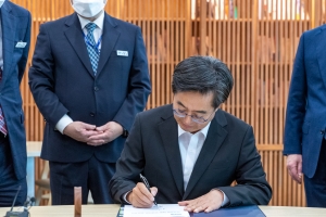 김동연, 취임식 없이 재난·비상경제 대응조치로 업무 개시