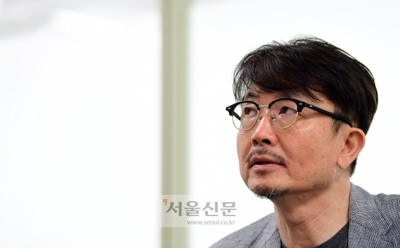 영화 ‘엽기적인 그녀’, ‘은행나무 침대’ 등을 제작한 한국영화의 뉴웨이브 1세대인 신철 부천국제판타스틱영화제 집행위원장은 “요즘 한국 영화의 발전이 눈부시지만 양극화로 인해 신인 감독이 데뷔하기 어려워졌다. 이럴 때일수록 영화제가 원석을 발굴해 보석으로 만드는 역할을 해야 한다”면서 “축제를 잘 마무리하고 현업으로 돌아가 영화 ‘로보트 태권V’ 실사판 제작에 들어갈 것”이라고 말했다. 정연호 기자