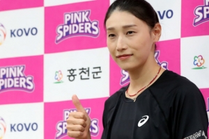 배구 여제의 귀환…김연경 “남은 배구 인생은 한국에서”