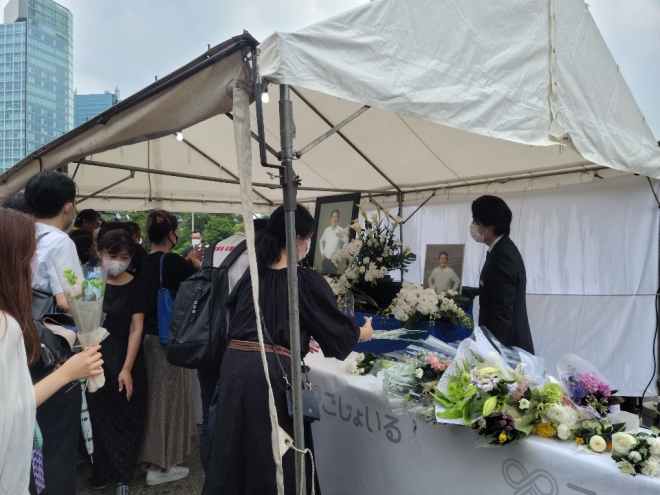 安倍晋三元首相の香は、東京都港区城城寺で安倍晋三前首相の香に花を咲かせた。