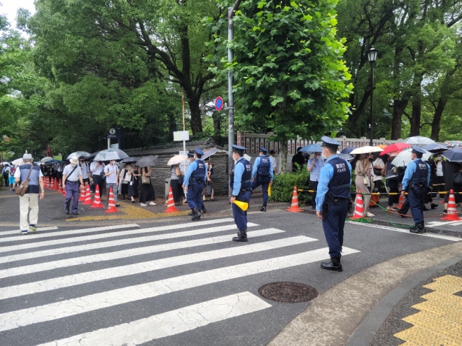 아베 전 총리를 추모하기 위해 모인 일본 시민들