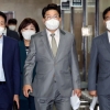 권성동 “장제원 지적, 겸허히 수용…열린 마음으로 듣겠다”