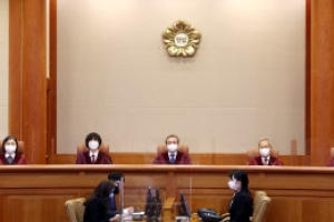 작년 통신조회 248만건… “영장 없이 수집은 합헌, 추후엔 알려야”