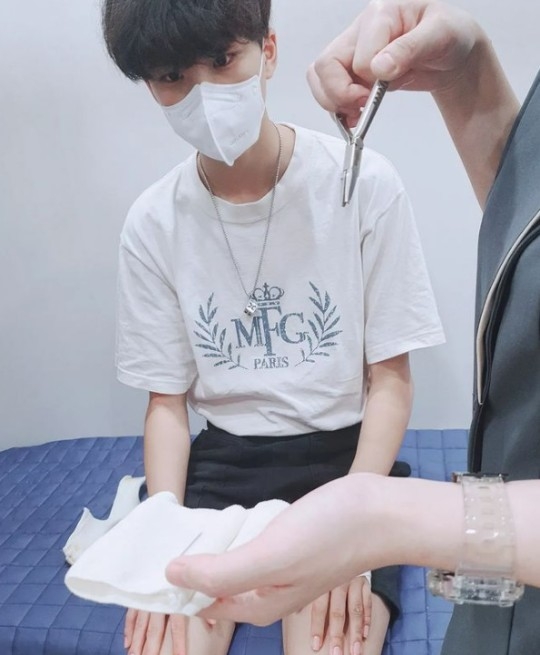 배우 류진이 수술 후 회복 중인 아들의 근황을 공유했다. SNS 캡처