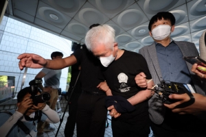 ‘강남 유흥업소 사망사건’ 마약 유통책 4명 구속심사 출석