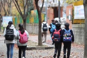 [사설] 입학 연령 하향, 공론화 과정 충분히 거치길