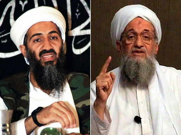 조 바이든 미국 대통령은 1일(현지시간) 미군이 지난달 30일 아프가니스탄에서 진행한 공습으로 9·11 테러를 자행한 국제 테러 조직 알카에다의 수괴 아이만 알자와히리(오른쪽)를 제거했다고 밝혔다. 왼쪽은 9·11 테러 당시 알카에다 지도자였던 오사마 빈라덴으로, 알자와히리는 빈라덴 사후 알카에다를 이끌어 왔다. 왼쪽 사진은 촬영일 미상. 오른쪽 사진은 2011년 공개된 동영상에서의 알자와히리 모습. AFP 연합뉴스