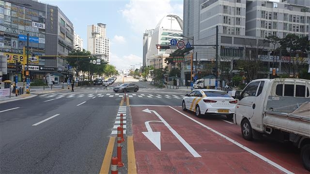 서울 성동구 왕십리도선동주민센터 앞에 유턴차로가 설치된 모습. 성동구 제공