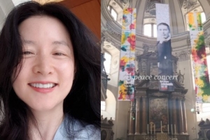 이영애, 유럽 성당서 포착…‘똑닮은 청순미모’ 딸 동행