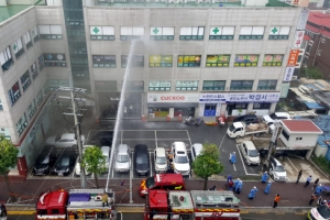 이천 관고동 병원 건물서 불나 5명 사망…슬픔 잠긴 유가족 (종합)