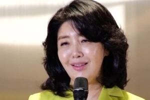 여에스더 “남편과 매일 싸우다 결국 별거” 고백