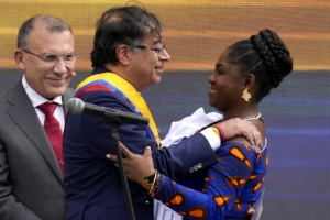 콜롬비아 첫 좌파 대통령, 첫 흑인 부통령