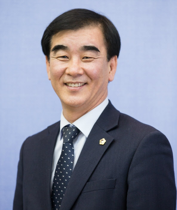 경기도의회 전반기 의장에 선출된 더불어민주당 염종현 당선인. 경기도의회 제공