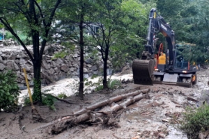 횡성 또 산사태…5가구 7명 대피